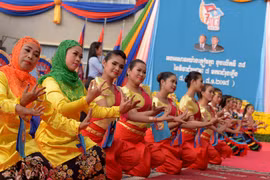 Báo chí đề cao chiến thắng Khmer Đỏ với sự giúp đỡ của Việt Nam