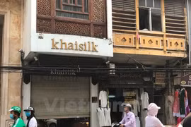 Cửa hàng Khaisilk trên phố Hàng Gai. (Ảnh: Đức Duy/Vietnam+)