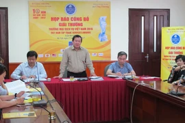 Họp báo giải "Thương mại dịch vụ Việt Nam 2016". (Ảnh: Đức Duy/Vietnam+)