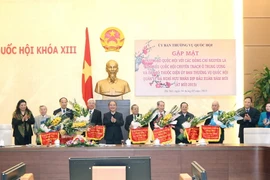 Chủ tịch Quốc hội gặp mặt nguyên đại biểu Quốc hội chuyên trách