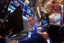 Thỏa thuận ngừng bắn tại Ukraine giúp chứng khoán Mỹ xanh sàn