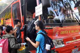 “Chuyến xe mùa Xuân” mang Tết đến với sinh viên hoàn cảnh khó khăn