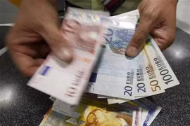 Giá trị tài sản trung bình của các hộ gia đình Italy giảm 12% 