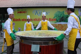 Trình làng chiếc bánh xèo xác lập kỷ lục lớn nhất Việt Nam