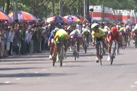 Đội đua An Giang thể hiện sức mạnh vượt trội và giành hầu hết các danh hiệu cao quý nhất.