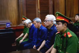 Các bị cáo tại phiên tòa ngày 13/7/2020. (Ảnh: Thành Chung/TTXVN)