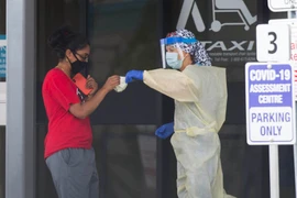 Một điểm xét nghiệm COVID-19 tại Toronto, Canada, ngày 11/8/2020. (Ảnh: THX/TTXVN)