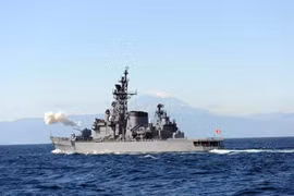 Tàu khu trục Nhật Bản JS Shimakaze được cho là đã va chạm với một tàu cá Trung Quốc ở Biển Hoa Đông ngày 30/3. (Nguồn: stripes.com)