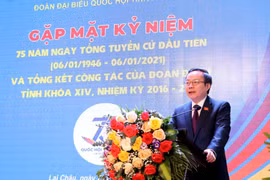 Phó Chủ tịch Quốc hội Phùng Quốc Hiển phát biểu tại lễ kỷ niệm. (Ảnh: TTXVN phát)
