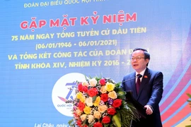 Phó Chủ tịch Quốc hội Phùng Quốc Hiển phát biểu tại lễ kỷ niệm. (Ảnh: TTXVN phát)