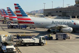 Máy bay của hãng hàng không American Airlines đỗ tại sân bay quốc tế Phoenix, Mỹ ngày 30/8/2020. (Ảnh: AFP/TTXVN)