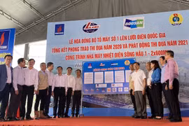 Các bên ký giao ước thi đua đưa công trình vào vận hành đúng tiến độ. (Nguồn: baodautu.vn)