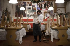 Ngành công nghiệp nhà hàng bị ảnh hưởng nặng nề nhất bởi đại dịch COVID-19. (Nguồn: swissinfo.ch)