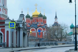 Những biện pháp quyết liệt của chính quyền thủ đô Nga về hạn chế đi lại của người dân và các phương tiện giao đông góp phần tích cực cho việc ngăn chặn sự lây lan của dịch bệnh COVID-19 trên địa bàn thủ đô Nga. (Ảnh: Hồng Quân/TTXVN)