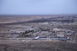 Căn cứ không quân Ain Al-Asad của Mỹ ở sa mạc phía tây Anbar, Iraq bị Iran tấn công bằng tên lửa đạn đạo. (Nguồn: AP)