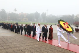 [Photo] Lãnh đạo Đảng, Nhà nước vào Lăng viếng Chủ tịch Hồ Chí Minh