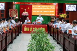 Ông Trần Quốc Vượng, Thường trực Ban Bí thư phát biểu tại buổi làm việc với Tỉnh ủy Sóc Trăng. (Ảnh: Trung Hiếu/TTXVN)
