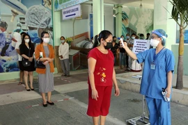 [Photo] Bệnh viện Đà Nẵng chính thức mở cửa khám chữa bệnh trở lại 