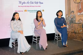 Đại diện Ban tổ chức Lễ hội Áo dài Thành phố Hồ Chí Minh lần thứ 7 - năm 2020 tại buổi công bố thông tin. (Ảnh: Mỹ Phương/TTXVN)