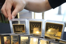 Vàng miếng được bày bán tại Sàn giao dịch vàng ở Seoul, Hàn Quốc. (Ảnh: Yonhap/TTXVN)