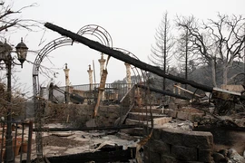 Cảnh tàn phá sau vụ cháy rừng tại hạt Solano, Bắc California, Mỹ, ngày 30/8/2020. (Ảnh: THX/TTXVN)