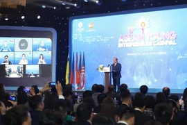 Phó Thủ tướng Thường trực Chính phủ Trương Hòa Bình phát biểu chào mừng. (Ảnh: Văn Điệp/TTXVN)