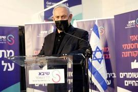 Thủ tướng Benjamin Netanyahu phát biểu sau khi tiêm vắcxin phòng COVID-19 tại Ramat Gan, Israel, ngày 19/12/2020. (Ảnh: THX/TTXVN)