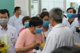 [Video] Giây phút ra viện của bệnh nhân COVID-19 tại bệnh viện Chợ Rẫy