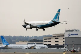 Máy bay Boeing 737 MAX thực hiện chuyến bay kiểm tra tại nhà máy của Boeing ở Seattle, Washington, Mỹ, ngày 30/9/2020. (Ảnh: AFP/TTXVN)