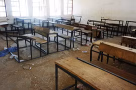 Bên trong một lớp học, nơi các học sinh bị một nhóm vũ trang bắt cóc ở Dapchi, miền Bắc Nigeria, ngày 28/2/2018. (Ảnh: AFP/TTXVN)