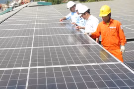 Công trình điện Mặt Trời mái nhà lớn nhất tỉnh Quảng Bình đi vào đóng điện vận hành ngày 28/7. (Ảnh: Đức Thọ/TTXVN)