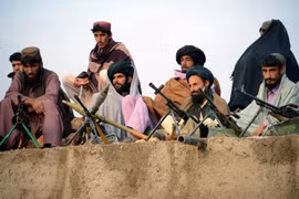 Các tay súng Taliban tại tỉnh Farah, Afghanistan. (Ảnh: AFP/TTXVN)