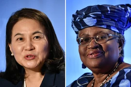 Bộ trưởng Thương mại Hàn Quốc Yoo Myung-hee (trái) tại Geneva (Thụy Sĩ) ngày 16/7/2020 và Cựu Bộ trưởng Tài chính Nigeria Ngozi Okonjo-Iweala tại Geneva ngày 15/7/2020. (Ảnh: AFP/TTXVN)