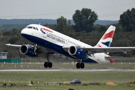 Máy bay Airbus A-319 của hãng hàng không Anh British Airways. (Ảnh: AFP/TTXVN)