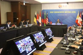 Thứ trưởng Bộ Ngoại giao Nguyễn Quốc Dũng chủ trì Hội nghị trực tuyến tham vấn chung ASEAN (JCM) về tổ chức Hội nghị Cấp cao ASEAN lần thứ 37. (Ảnh: Văn Điệp/TTXVN)