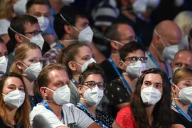 Khán giả tham dự buổi biểu diễn do đại học Halle tổ chức tại thành phố Leipzip, miền Đông nước Đức ngày 22/8/2020. (Ảnh: AFP/TTXVN)