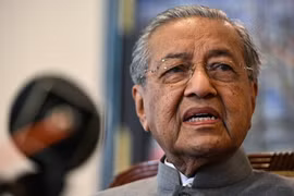 Thủ tướng Malaysia Mahathir Mohamad trong cuộc họp báo tại Putrajaya ngày 9/5/2019. (Ảnh: AFP/TTXVN)