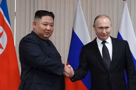 Nhà lãnh đạo Triều Tiên Kim Jong-un (trái) và Tổng thống Nga Vladimir Putin. (Nguồn: tellerreport.com)