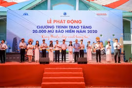 Phát động Chương trình trao tặng 20.000 mũ bảo hiểm năm 2020