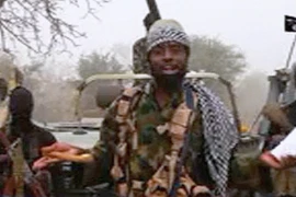 Ảnh chụp qua Youtube: Các tay súng Boko Haram tại một địa điểm bí mật. (Nguồn: AFP/TTXVN)