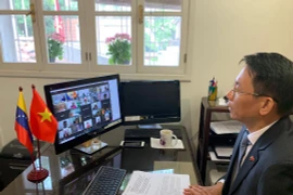 Đại sứ Việt Nam tại Venezuela Lê Viết Duyên hội thảo trực tuyến. (Nguồn: ĐSQ Việt Nam tại Venezuela)