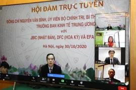 Các điểm cầu tại buổi hội đàm trực tuyến. (Ảnh: Văn Điệp/TTXVN)