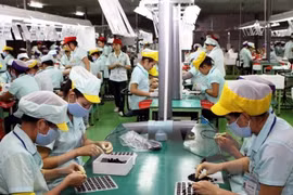 Thời gian làm thêm giờ tối đa sẽ được tăng lên 400 giờ/năm. (Ảnh minh họa)