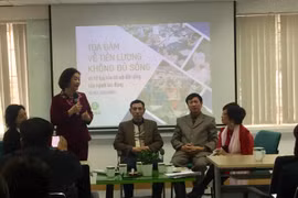 Các chuyên gia đưa ra kiến nghị xây dựng mức lương đủ sống. (Ảnh: PV/Vietnam+)
