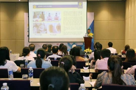 Hội thảo Thuốc và Thực phẩm chức năng giả hiện trạng và giải pháp thu hút sự tham dự nhiều sở, ngành, hiệp hội, doanh nghiệp tại khu vực phía Nam. (Ảnh: Mỹ Phương/TTXVN)