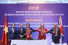 Lễ ký kết biên bản kết thúc đàm phán Hiệp định Thương mại tự do giữa Vương quốc Anh và Việt Nam diễn ra chiều 11/12, tại Hà Nội. (Ảnh: Đức Duy/Vietnam+)
