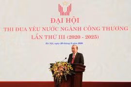Phó Thủ tướng Trương Hòa Bình phát biểu tại Đại hội thi đua yêu nước ngành công thương. (Ảnh: Đức Duy/Vietnam+)