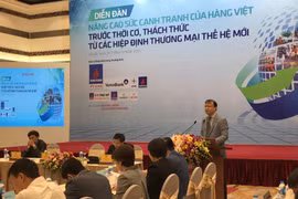 Thứ trưởng Bộ Công Thương Đỗ Thắng Hải phát biểu tại Diễn đàn Nâng cao sức cạnh tranh của hàng Việt. (Ảnh: Vietnam+)