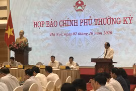 Bộ trưởng Mai Tiến Dũng phát biểu tại phiên Họp báo Chính phủ ngày 2/10. (Ảnh: Đức Duy/Vietnam+)