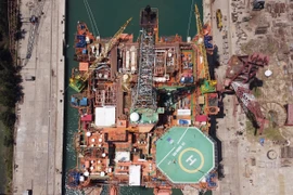 Cận cảnh mặt trên của giàn Đại Hùng 01. (Ảnh: PV/Vietnam+)